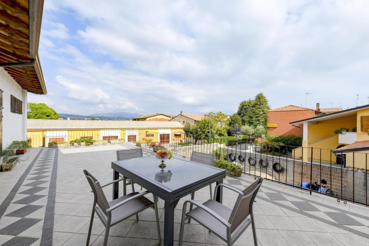 Appartamento In Piazza Moniga del Garda Екстериор снимка