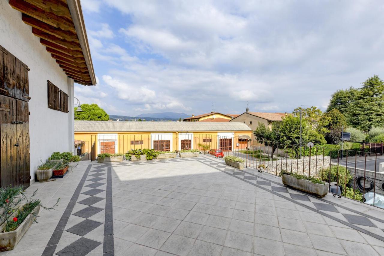 Appartamento In Piazza Moniga del Garda Екстериор снимка