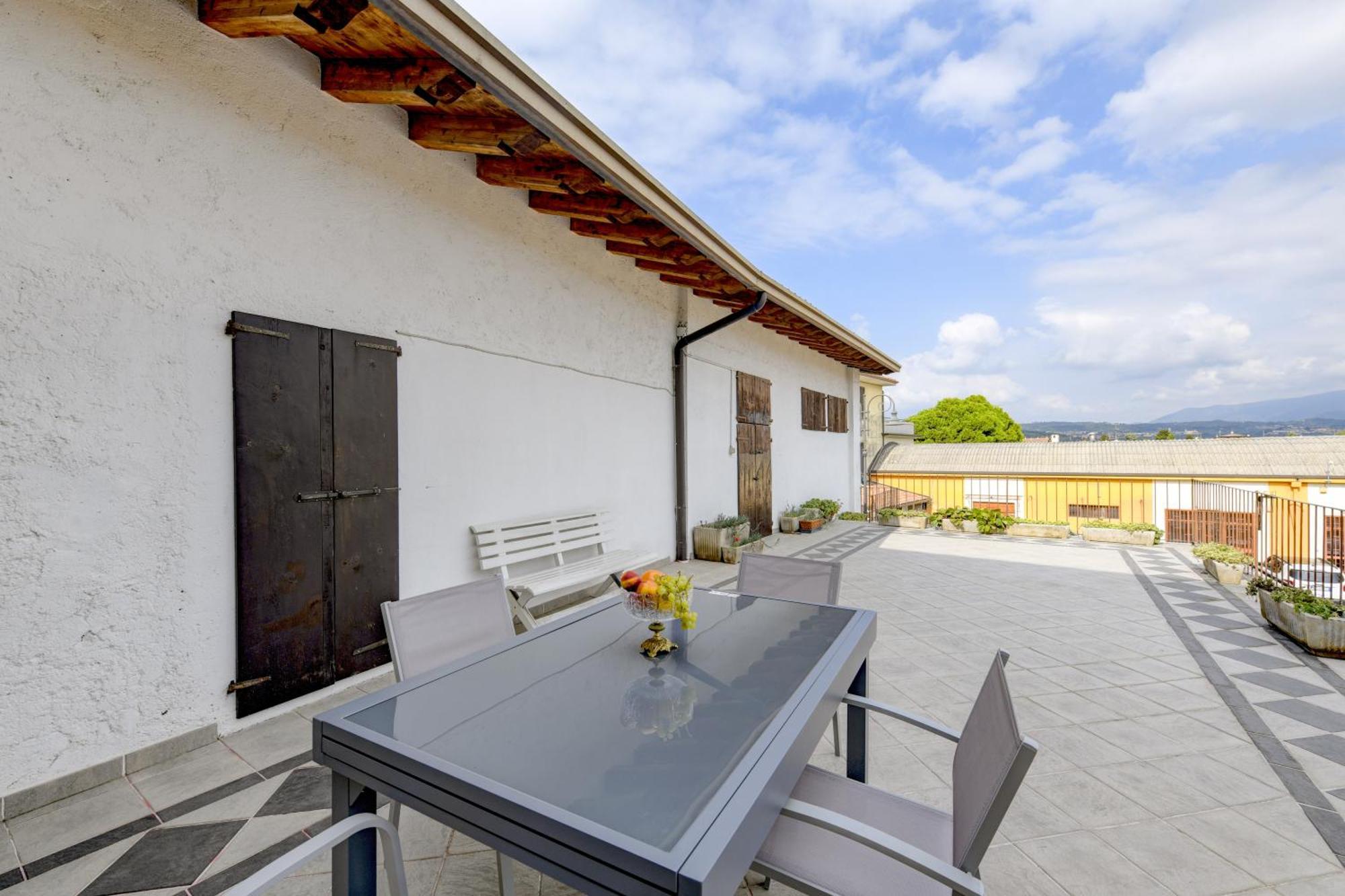 Appartamento In Piazza Moniga del Garda Екстериор снимка